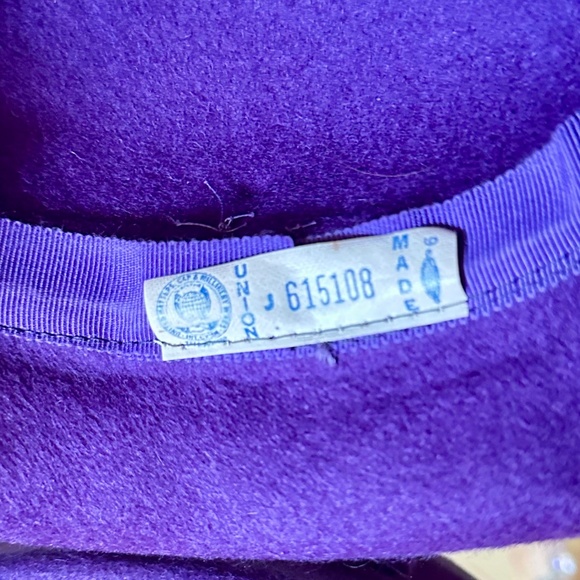 OPULENT 1950s\' PURPLE HAT WITH SCALOPPED BRIM + LONG CURLED FEATHERS main image 6